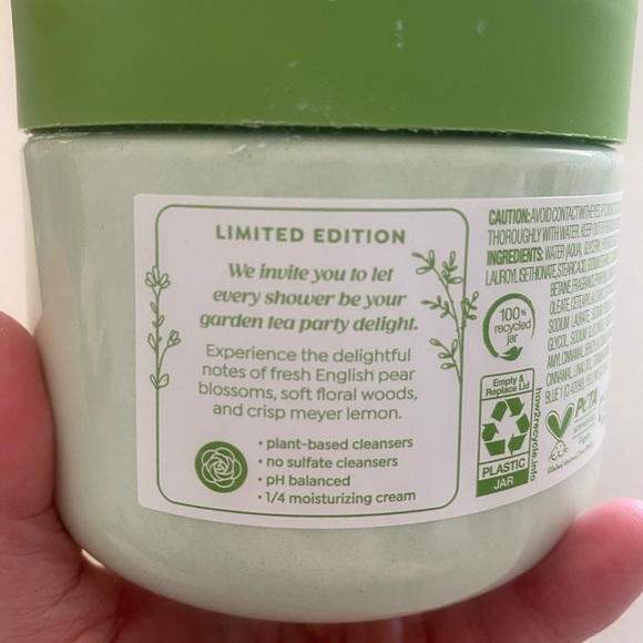 Dove Limited Edition Garden Tea Party Body Scrub - English Pear Blossom - Picture 3 of 4
